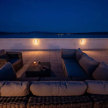 Costabella With Heated Pool Vila Posedarje