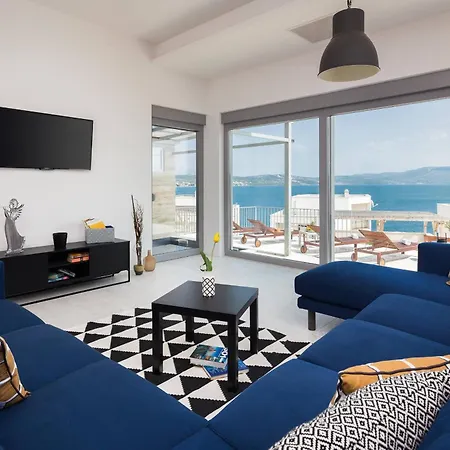 Costabella With Heated Pool Vila *