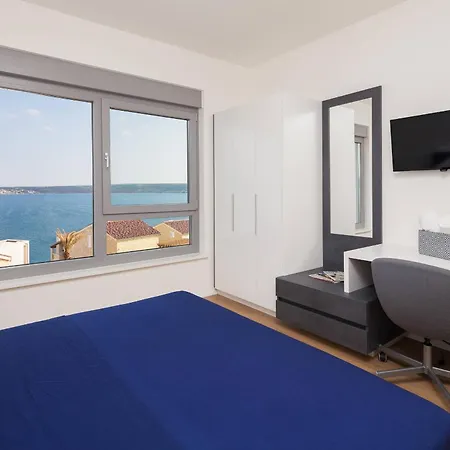 Costabella With Heated Pool Posedarje