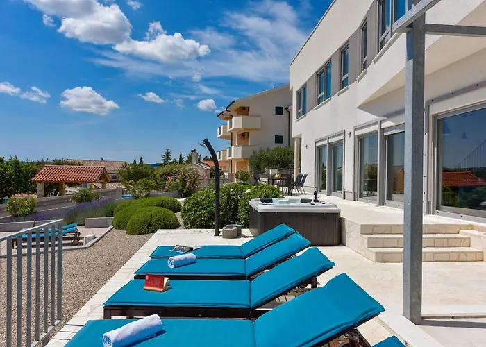Costabella With Heated Pool Villa Posedarje