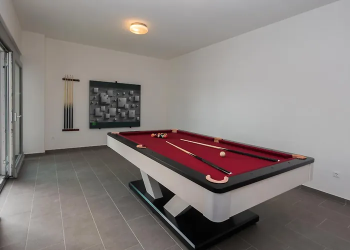 Costabella With Heated Pool Villa