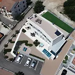 Costabella With Heated Pool * Posedarje