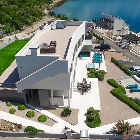 Costabella With Heated Pool *