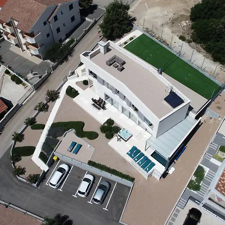 Costabella With Heated Pool * Posedarje