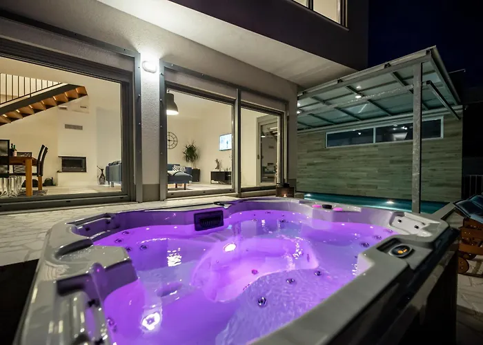 Costabella With Heated Pool *