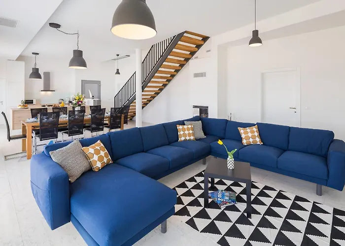 Costabella With Heated Pool Villa *