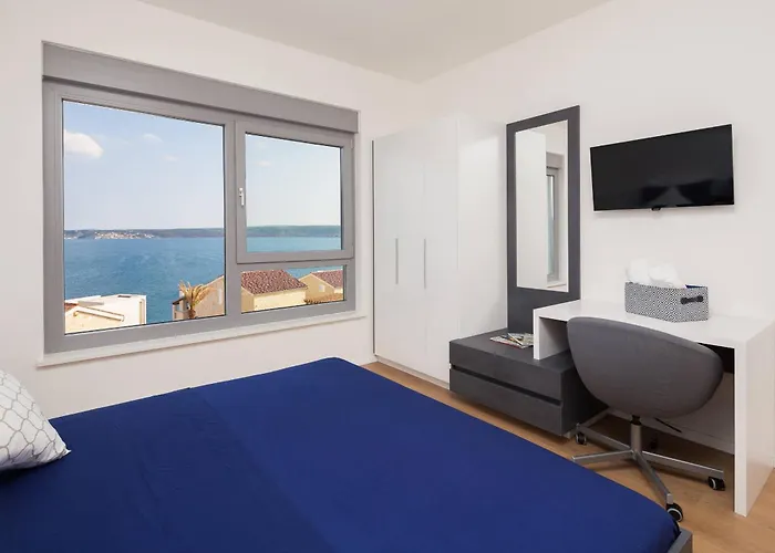 Costabella With Heated Pool Posedarje